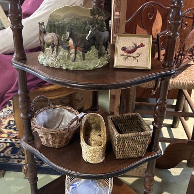 Image du produit Petite étagère en bois vernis